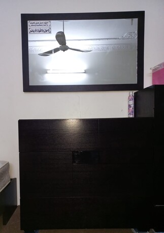 Riyadh, Household Items, SAR 1700,  I Am Selling King Size Bed With 2 Side Table And Dressing Very Good Condition Actual Price