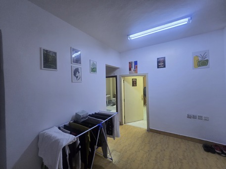 Riyadh, Housing Exchanges, SAR 1100/month,  1 BR,  1 Room For Rent