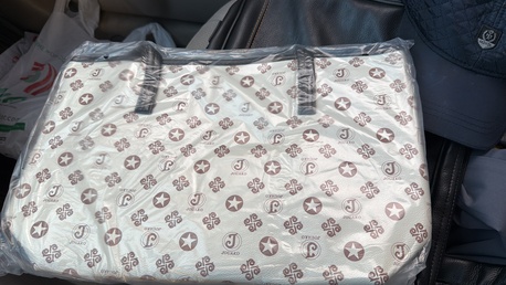 Manama, Clothing & Accessories, BHD 2,  Wholesale Ladies Hand Bags 500 Nos