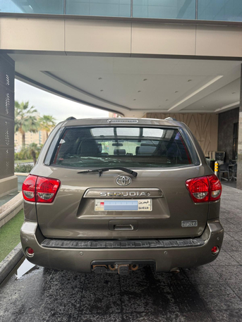 Manama, Vehicles, Cars & Trucks , BHD 5900,  Toyota Sequoia,  2012,  Automatic,  130000 KM,  Toyota Sequioa  ( Only )