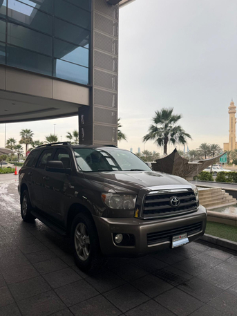 Manama, Vehicles, Cars & Trucks , BHD 5900,  Toyota Sequoia,  2012,  Automatic,  130000 KM,  Toyota Sequioa  ( Only )