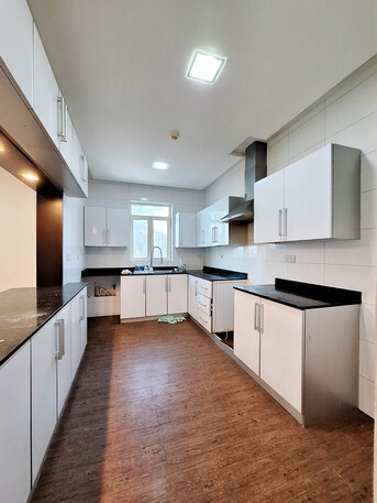 Manama, Apartments/Houses, BHD 330/month,  3 BR,  For Rent A Semi-furnished Apartment In Al Guful Area.