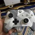 SAR 120,  Xbox Controller For Sale In Excellent Condition