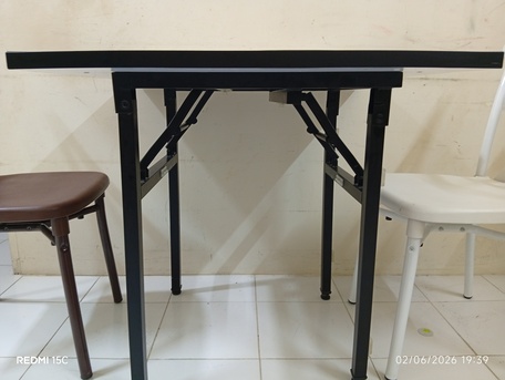 Riffa, Furniture, BHD 25,  Metal Folding Dining Table With Plastic Chairs