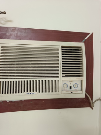 Manama, Air Conditioners, BHD 50,  Ac-50 BD  Wardrobe-25 BD For Sale