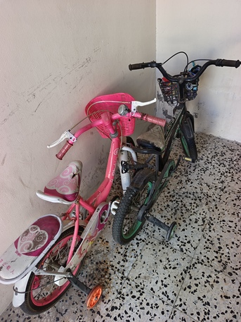 Manama, Air Conditioners, BHD 50,  Ac-50 BD  Wardrobe-25 BD For Sale