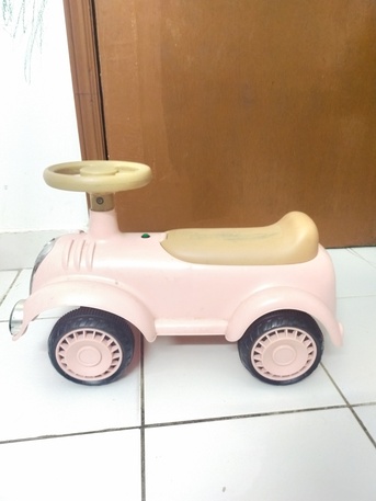 Ras Rumman, Furniture, BHD 10,  Dresssing Table. Cubord