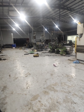 Paris, Jobs, Lathe Machine Operator