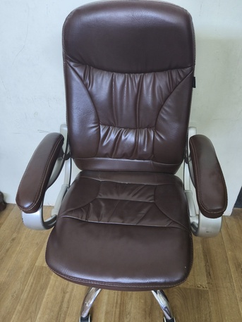 Thuqbah, Household Items, SAR 300,  Hydraulic Office Leather Chair