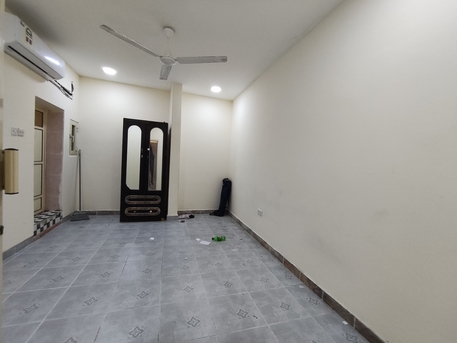 Gudaibiya, Apartments/Houses, BHD 150/year,  1 BR,  Gudaibiya:- Groundfloor Studio Flat On Rent With Ewa..