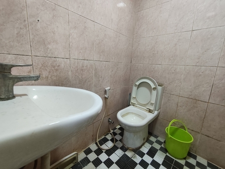Gudaibiya, Apartments/Houses, BHD 150/year,  1 BR,  Gudaibiya:- Groundfloor Studio Flat On Rent With Ewa..