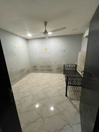Riffa, Rooms Available, BHD 90/month,  00 Sq. Meter,  Room Available 1 March  For Bachelor, 90 BD