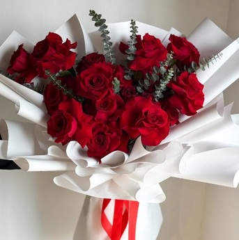 Abu Dhabi, Florist, Romantic Valentine Flower Delivery In Abu Dhabi &ndash; Petalscape