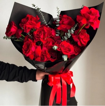 Abu Dhabi, Florist, Romantic Valentine Flower Delivery In Abu Dhabi &ndash; Petalscape