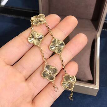 New York, Jewelry, USD 420470,  14K Gold Bracelet Worth 2026: Real Value, Pricing Guide & Smart Buying Tips