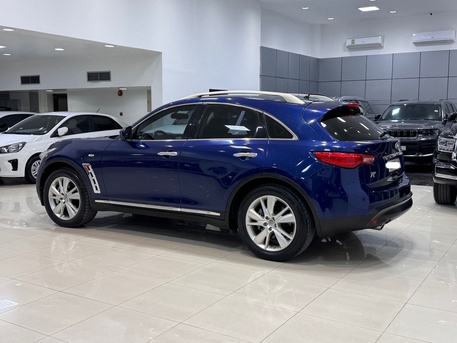 Manama, Vehicles, Cars & Trucks , BHD 5900,  Infiniti QX-70,  2017,  Automatic,  90700 KM,   /  (Blue)