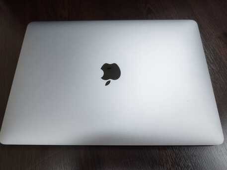 Jeddah, Tablet Computers, SAR 1300,  MacBook Air 2019 I5 | 8GB | 256GB SSD | New Battery | Clean