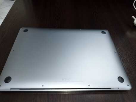 Jeddah, Tablet Computers, SAR 1300,  MacBook Air 2019 I5 | 8GB | 256GB SSD | New Battery | Clean