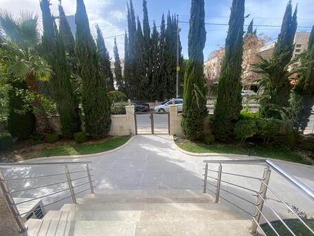 Amman, Apartments/Houses, JOD 22000/year,  Furnished,  3 BR,  255 Sq. Meter,  Ground Floor Apartment For Rent \\ Um Uthaina