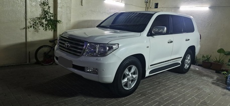 Dubai, Vehicles, Cars & Trucks , AED 65000,  Toyota Land Cruiser GXR V6,  2009,  Automatic,  255000 KM,   (Single Owner With Low KM And Clean Title)