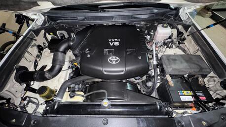 Dubai, Vehicles, Cars & Trucks , AED 65000,  Toyota Land Cruiser GXR V6,  2009,  Automatic,  255000 KM,   (Single Owner With Low KM And Clean Title)