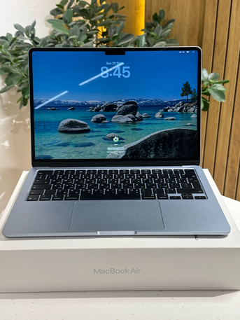 Riyadh, Computers, SAR 3800,  MacBook M4 2025 13"