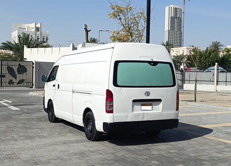 Riffa, Vehicles, Cars & Trucks , BHD 3600,  TOYOTA HIACE,  2010,  Manual,  257000 KM,  CHILLER VAN