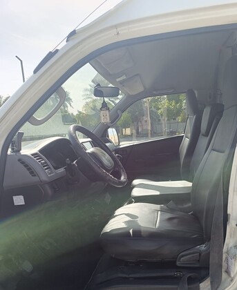 Riffa, Vehicles, Cars & Trucks , BHD 3600,  TOYOTA HIACE,  2010,  Manual,  257000 KM,  CHILLER VAN