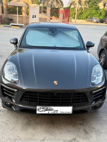 Manama, Vehicles, Cars & Trucks , BHD 9200,  Porsche Macan,  2018,  133000 KM,  Clean Car