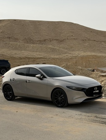 Riyadh, Vehicle Lease Transfer, SAR 2500,  Lease Transfer! 2025 Mazda 3 Hatchback 2.0 L (full Option Black Seats)