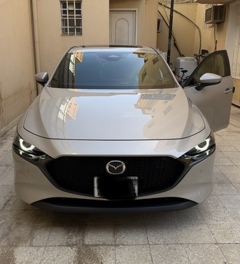 Riyadh, Vehicle Lease Transfer, SAR 2500,  Lease Transfer! 2025 Mazda 3 Hatchback 2.0 L (full Option Black Seats)