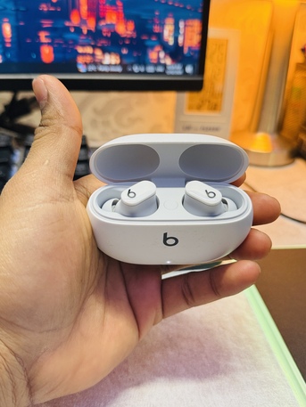 Manama, Mobile Phones, BHD 28,  Beats Studio Buds In Ear True Wireless Earbuds White Noise Cancellation