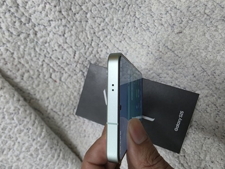 Khobar, Mobile Phones, SAR 2000,  Samsung Galaxy S25 256gb 12 Gb Ram Sale Swap Same Like New