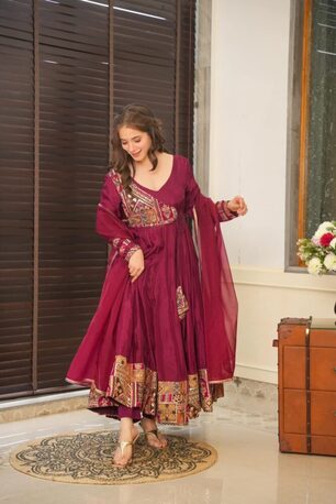 Jaipur, Clothing & Accessories, INR 7500,  Shop Maroon Silk Suit Set With Organza Dupatta