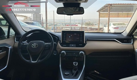 Amman, Vehicles, Cars & Trucks , JOD 17500,  Toyota RAV4 Hybrid,  2021,  Automatic,  60000 KM,  Duty Free Toyota RAV4 XLE Hybrid