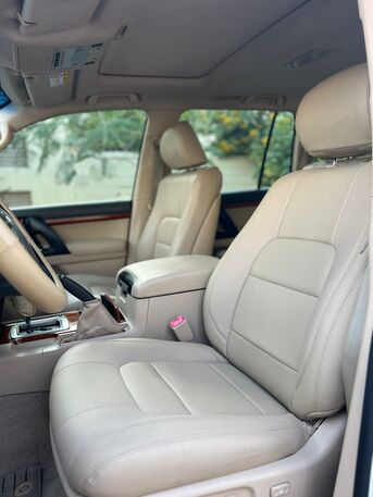 Riffa, Vehicles, Cars & Trucks , BHD 11400,  TOYOTA LAND CRUISER GXR V8 2014 WHITE,  2014,  Automatic,  300000 KM,