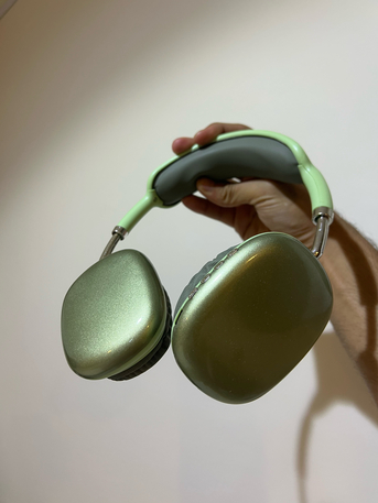 Riyadh, Electronics, SAR 150,  Wireless Weightless Headphone