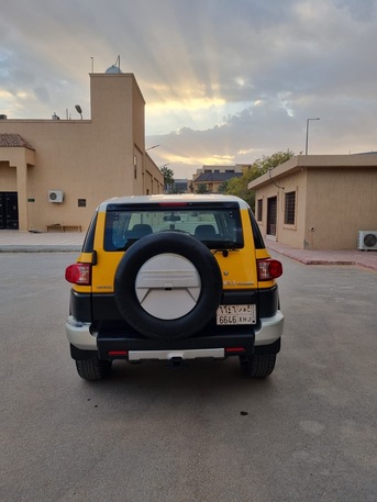 Riyadh, Vehicles, Cars & Trucks , SAR 80000,  Toyota FJ Cruiser,  2015,  Automatic,  250000 KM,    (FJ2) - Clean & Ready