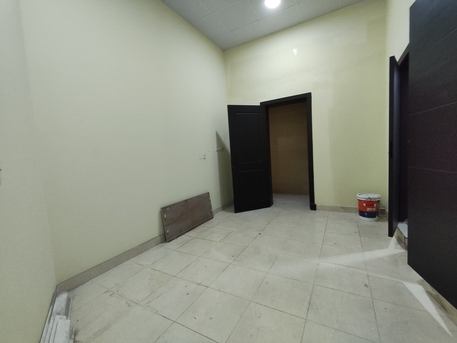 Juffair, Apartments/Houses, BHD 140/year,  1 BR,  Juffair:- Groundfloor Studio Flat On Rent With Unlimited Ewa.