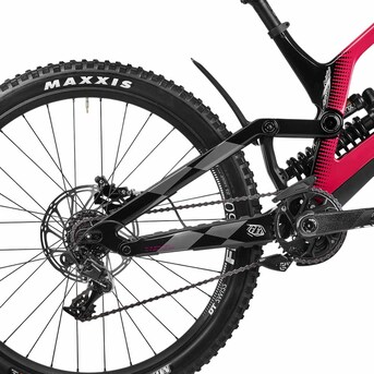 Jakarta, Bicycles, USD 4627,  2025 Canyon Sender CFR Mullet Mountain Bike (INDORACYCLES)
