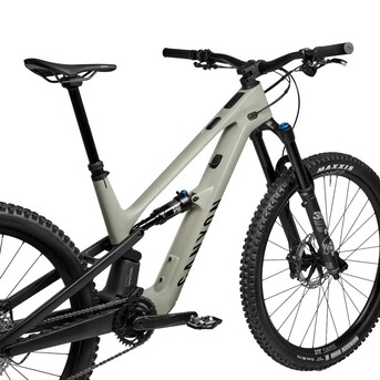 Jakarta, Bicycles, USD 4578,  2025 Canyon Spectral:ONfly CF 9 Mountain Bike (INDORACYCLES)