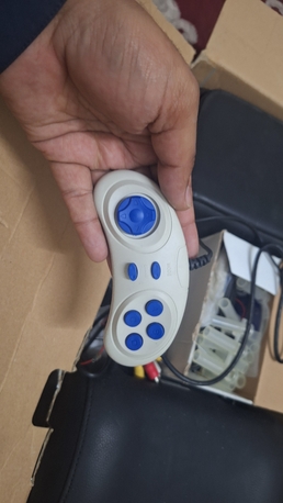 Jubail, Free Items, SAR 195,  Pitstop.. Universal Car Headrest Monitor Rear Seat No  Screen Pillow 7 Inch TFT LCD D