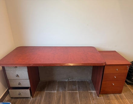 Muharraq, Furniture, BHD 5,  Desk For Sale
