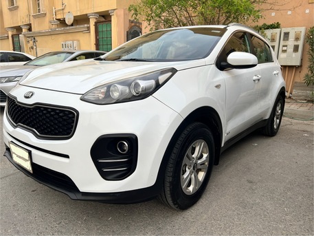 Jubail, Vehicles, Cars & Trucks , SAR 46000,  Kia Sportage 2017 AWD 4x4,  2017,  Automatic,  216 KM,  🚗 Kia Sportage  &ndash; 2.4L &ndash; 4x4 &ndash; White 216k Km | Well Maintained | Ready To Drive