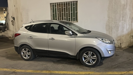 Jubail, Vehicles, Cars & Trucks , SAR 37000,  Hyundai Tucson,  2013,  Automatic,  268000 KM,   SUV  Model Silver Colour