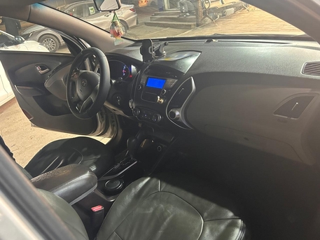 Jubail, Vehicles, Cars & Trucks , SAR 37000,  Hyundai Tucson,  2013,  Automatic,  268000 KM,   SUV  Model Silver Colour
