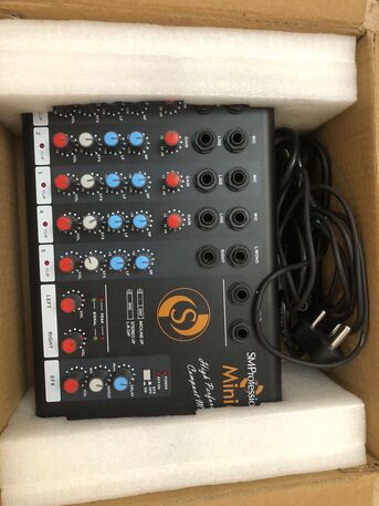 Manama, Musical Instruments, BHD 30,  MIC AND COMPACT AUDIO MIXING CONSOLE