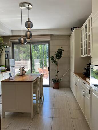 Abdoun, Apartments/Houses, JOD 19000/year,  Furnished,  3 BR,  Ground Fully Furinshed 3B Apart With Big Garden In Abdoun 00962777688956