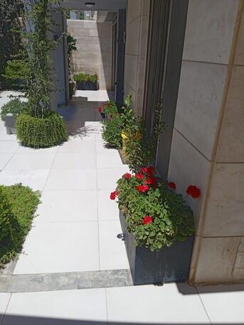 Abdoun, Apartments/Houses, JOD 19000/year,  Furnished,  3 BR,  Ground Fully Furinshed 3B Apart With Big Garden In Abdoun 00962777688956