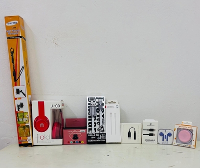 Gudaibiya, Mobile Phones, BHD 7,  Mobile Accessories 9item Brand New  مجموعة إكسسوارات جوال جديدة تمامً